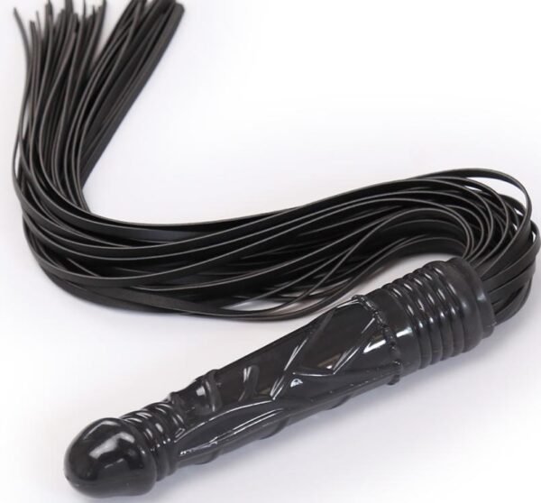 Látigo con consolador incorporado (Color sujeto a stock)